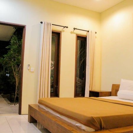 Putri Homestay Sanur Exterior foto