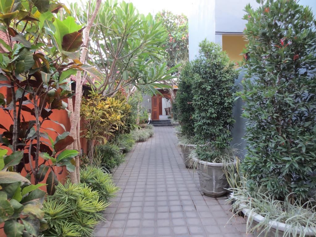 Putri Homestay Sanur Exterior foto