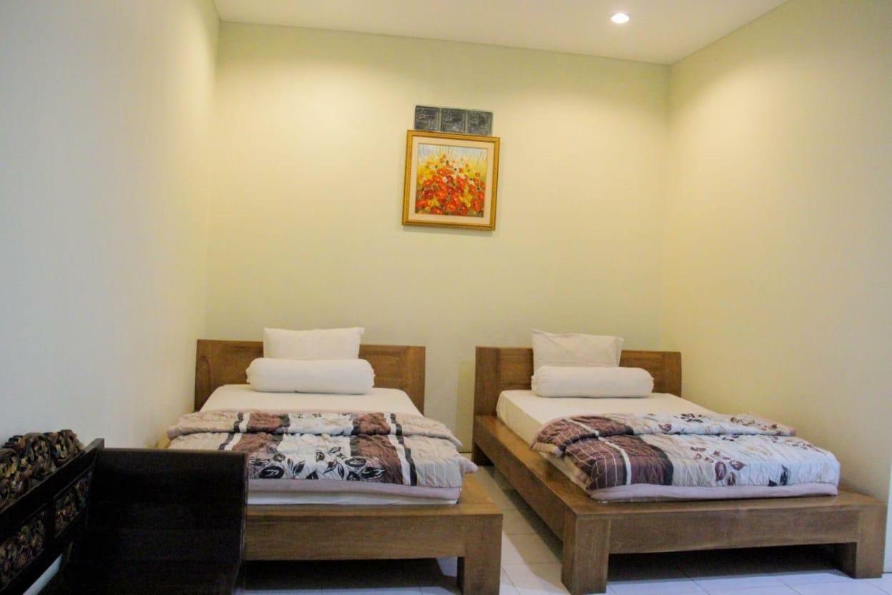 Putri Homestay Sanur Exterior foto